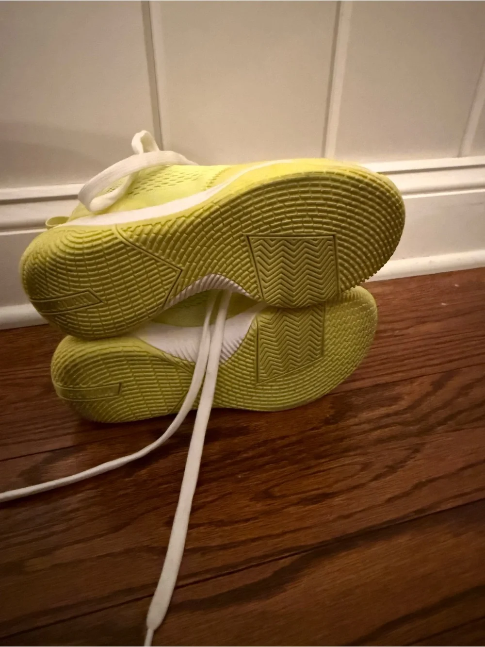 MOOLAH Yellow Basketball Sneakers